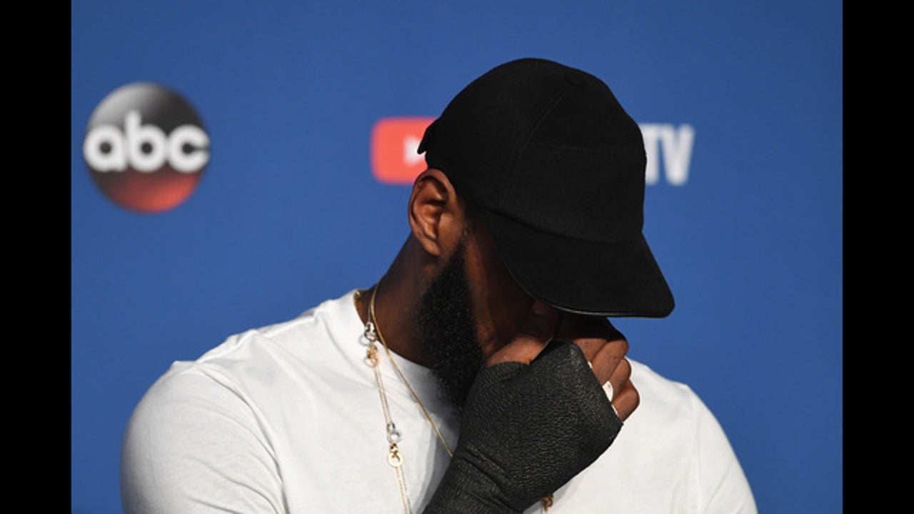 LeBron says after NBA Finals that he played with broken hand