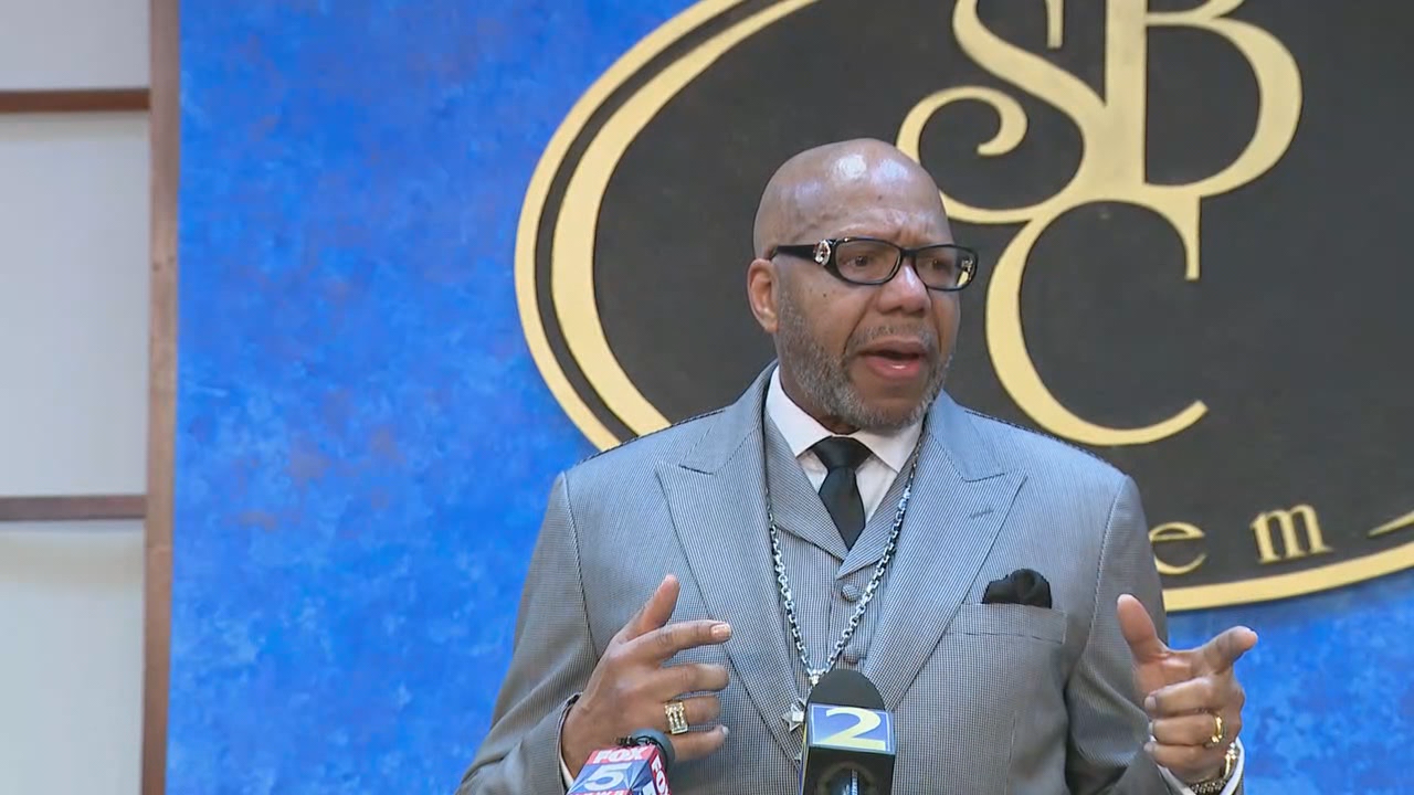 Atlanta pastor stands firm after Aretha Franklin's funeral criticism