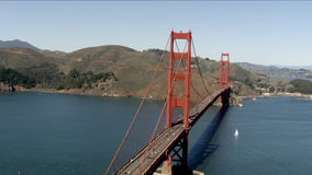 Landslide blocks right lanes of southbound US-101 in Sausalito