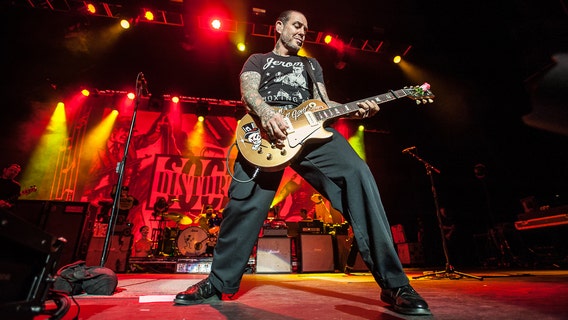 Photos: Punk heroes Social Distortion land at Fox