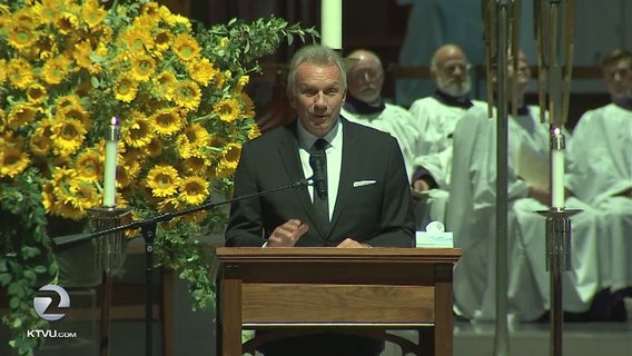 Fellow 49ers bid farewell to football legend Dwight Clark