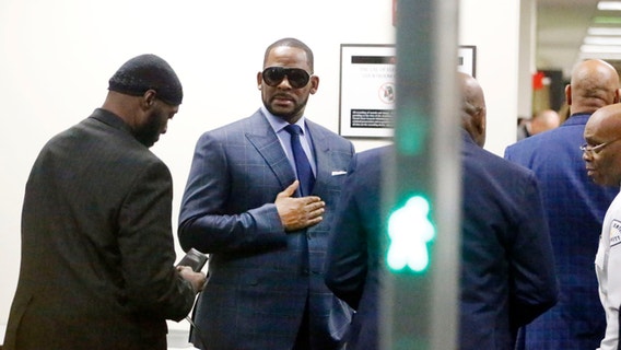 Judge allows courtroom cameras in R. Kelly case