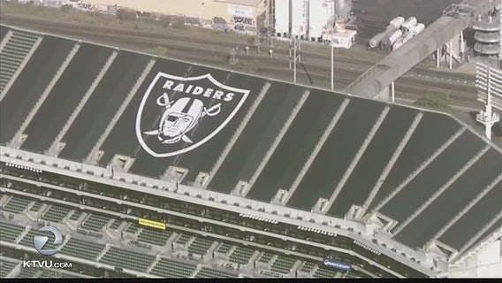 Raiders sign lease extension at Coliseum