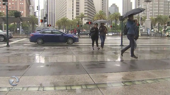 Giants manage to fit in 9 innings in between the rain