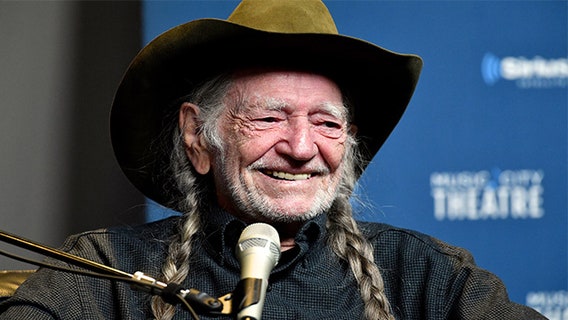 Willie Nelson walks off stage minutes before show in Charlotte Saturday