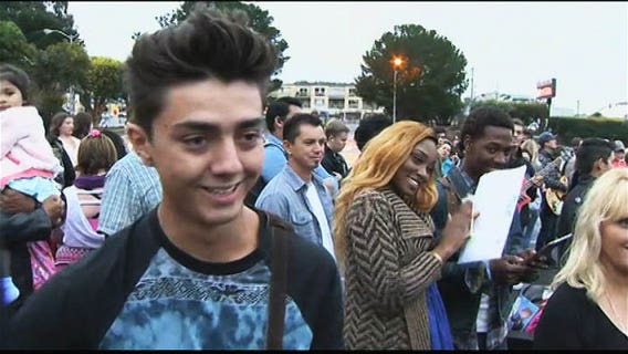 Hundreds line up for shot at final American Idol