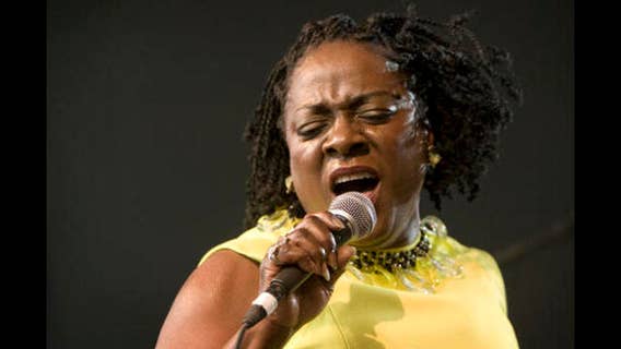Big-voiced Dap-Kings soul singer Sharon Jones dies at 60