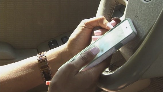 New app freezes your kid's phone until they answer your messages