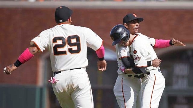 Giants get 2 in the 9th to edge Marlins 3-2
