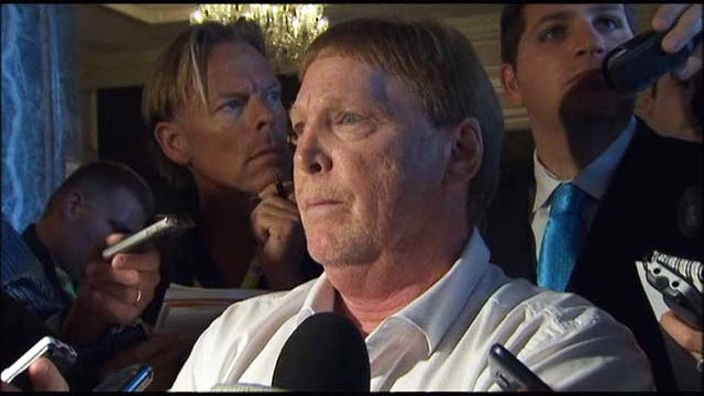Raiders owner Mark Davis still considers Oakland top option