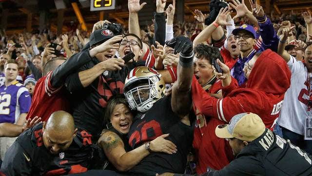 Carlos Hyde runs for two touchdowns, 49ers top Vikings 20-3