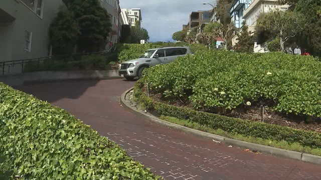 State Assembly  OK's allowing San Francisco to charge for driving down Lombard Street