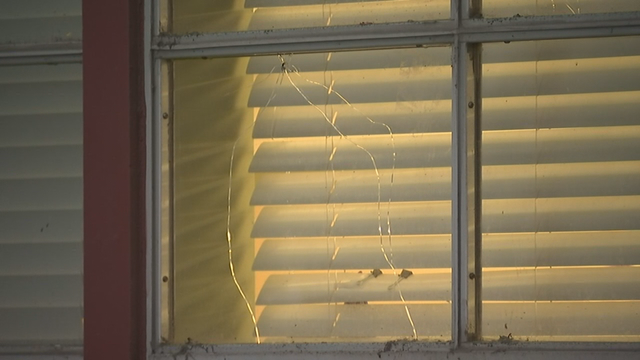Man shot to death on Oakland sidewalk, half a block away from elementary school