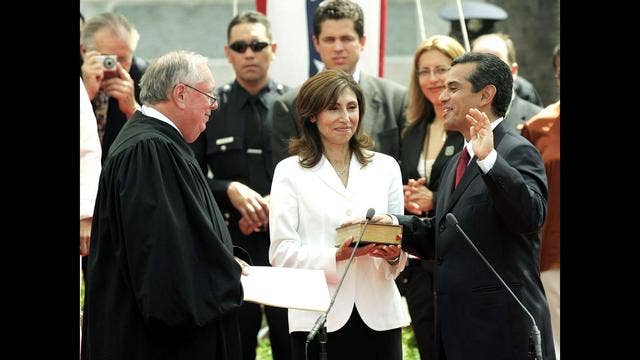 Stephen Reinhardt, liberal circuit court judge, dies at 87