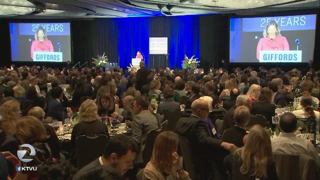 Clinton, Giffords, students from Parkland and Chicago attend 25th anniversary of SF mass shooting