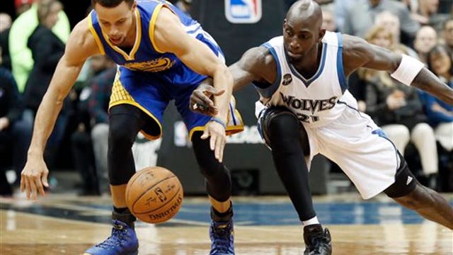 Curry's 46 lift Warriors to 10-0 start with win over Wolves