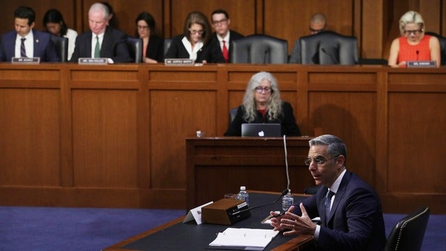 Facebook executive defends currency plan to senators