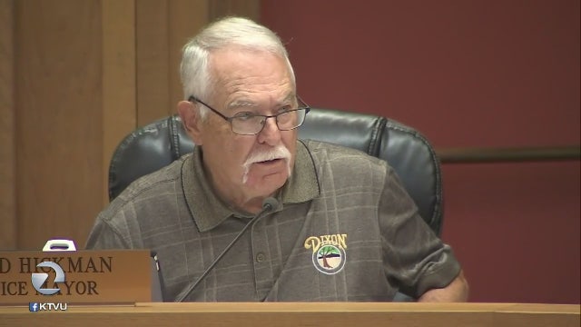 Dixon officials considering discipline for embattled vice mayor