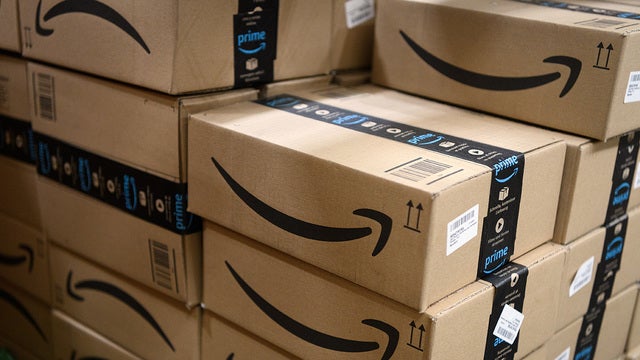 Amazon offers to help employees start delivery business