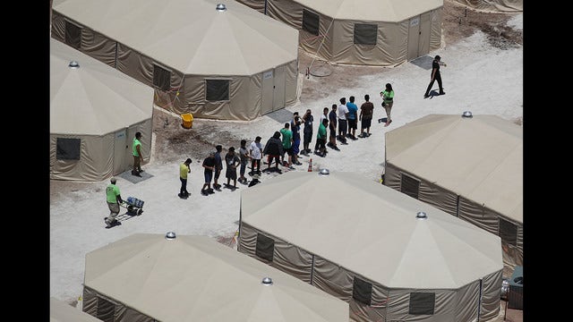 Government to expand, extend Texas tent shelter for children
