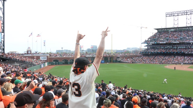 Hunter Pence grand slam highlights Giants' win over Dodgers