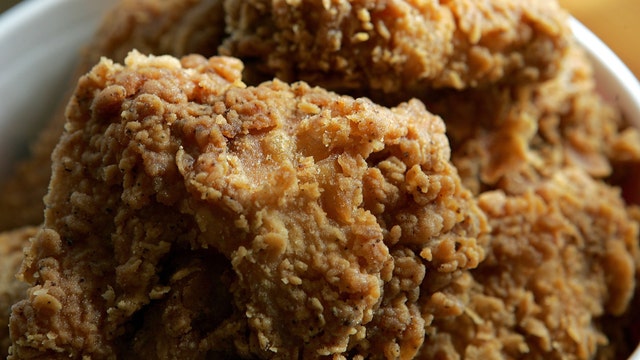KFC to offer 6 couples chicken-themed wedding: ‘KFC is all about living your best life'