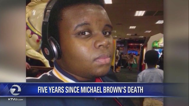 Michael Brown's father seeks new investigation into killing