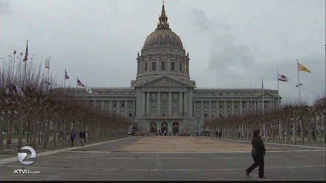 SF supervisors suspend licenses, fees for taxis, ride-hailing drivers amid lawsuit