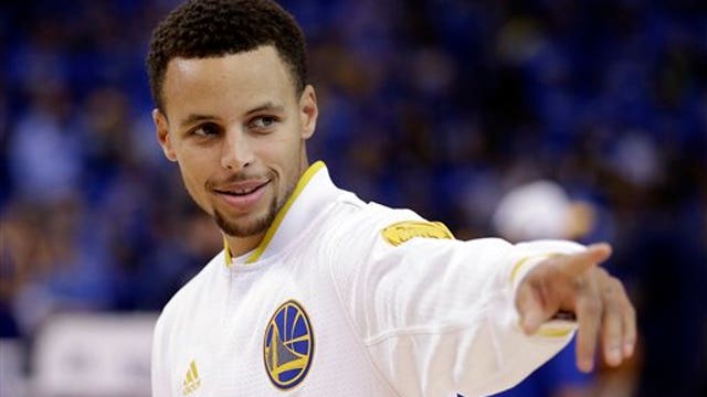 Photos: Warriors get championship rings, dominate Pelicans