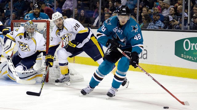 Pavelski's late goal gives Sharks 3-2 win over Predators
