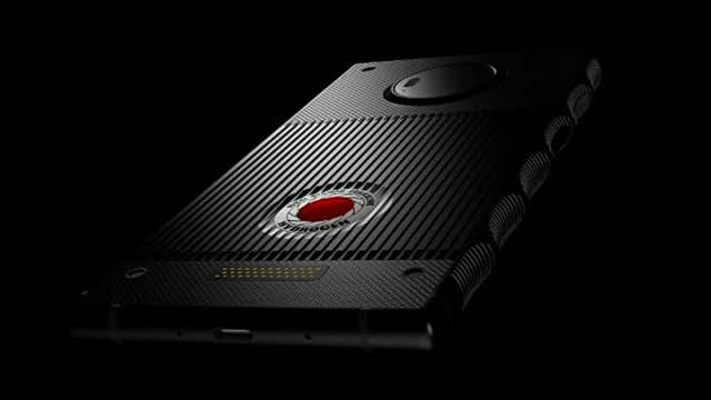 First ever holographic smartphone to be release this year