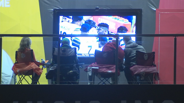 Four college football fans living on billboard in San Jose for 12 days during ESPN challenge