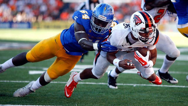 Oregon State pulls away from San Jose State 35-21