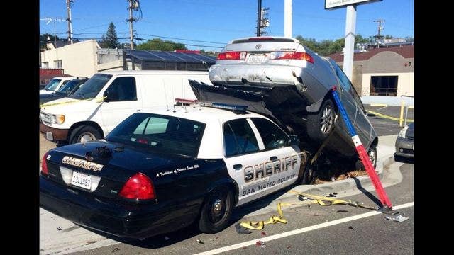 San Mateo Sheriff's car involved in crash