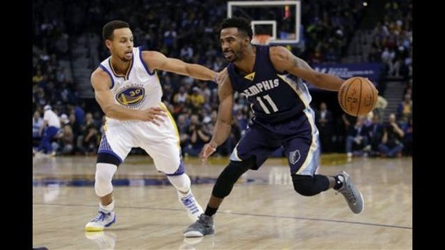 Another big night for Curry, Warriors breeze past Memphis