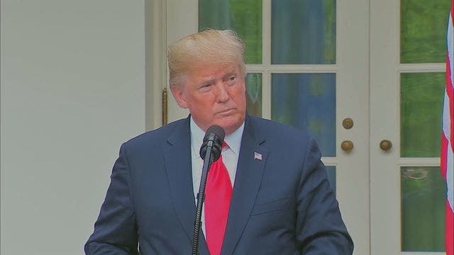 White House bars CNN correspondent from open press event