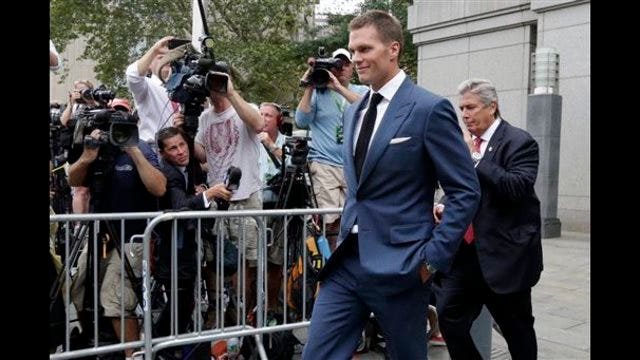 Judge lets Brady play, ruling against NFL in 'Deflategate'