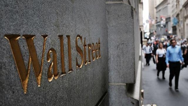 US stocks end dismal, volatile year on a bright note