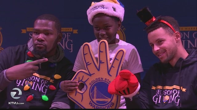 Warriors host holiday party for elementary students