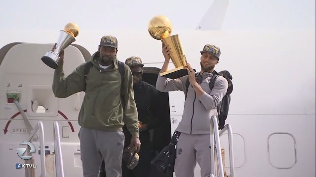 Warriors homecoming greeted by thousands of fans