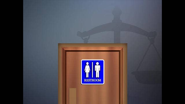 US gives directive to schools on transgender bathroom access