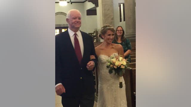 Bride asks man with father's heart to walk her down the aisle