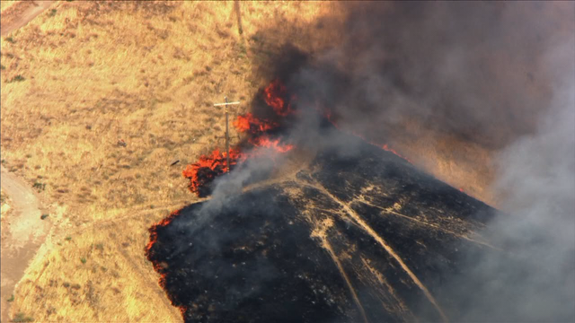 Crews battling 'Hollow Fire' in the Altamont hills