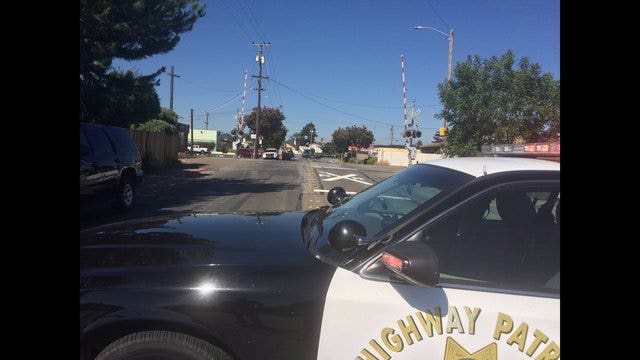 Man found dead in vehicle on I-580 in Oakland