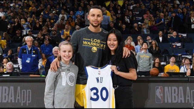Oakland high school senior awarded inaugural Curry foundation scholarship for female students