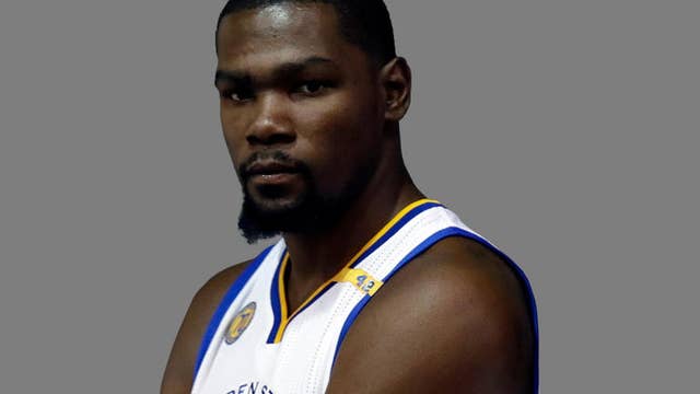 Durant's dagger 3 lifts Warriors over Cavs in Game 3