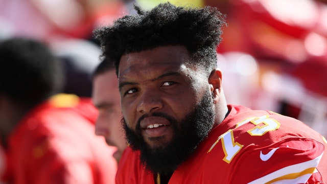 Homeless man helps NFL player stuck in snow on game day, player gives back