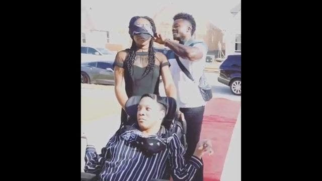 49ers' Marquise Goodwin surprises mom, sister with new home