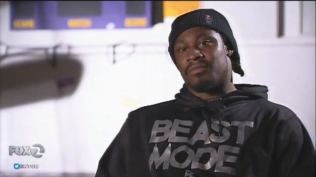 Raiders bring RB Marshawn Lynch out of retirement