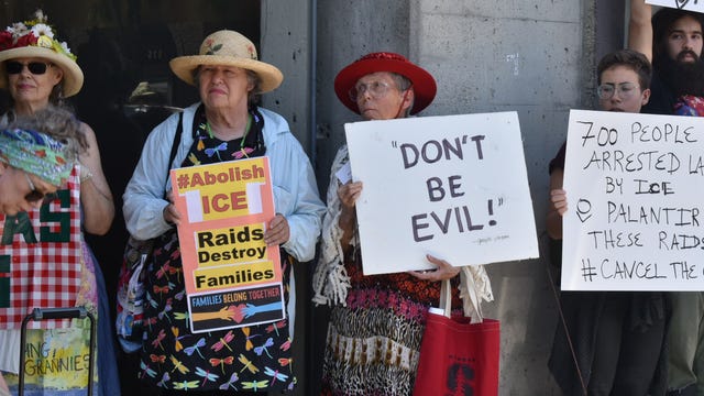 Activists again call for Palo Alto's Palantir to end contracts with ICE